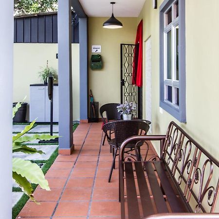 Explore 5Br Gardenhouse Retreats Butterworth Buitenkant foto